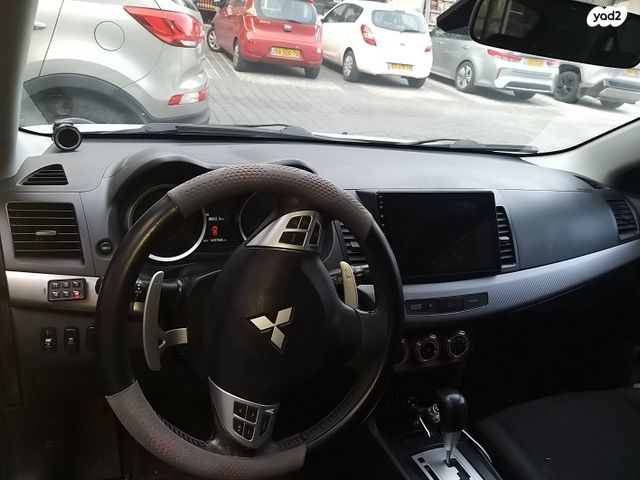 מודעת רכב מיצובישי לנסר