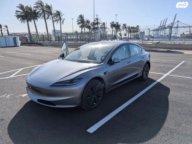 מודעת רכב טסלה מודל 3