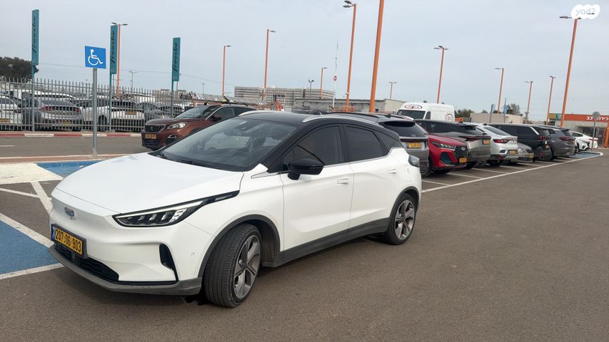 מודעת רכב ג׳ילי Geometry C