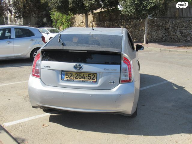 טויוטה פריוס