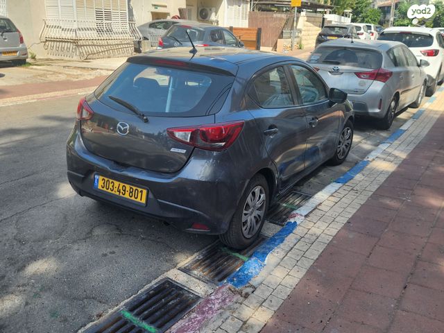 מודעת רכב מאזדה 2