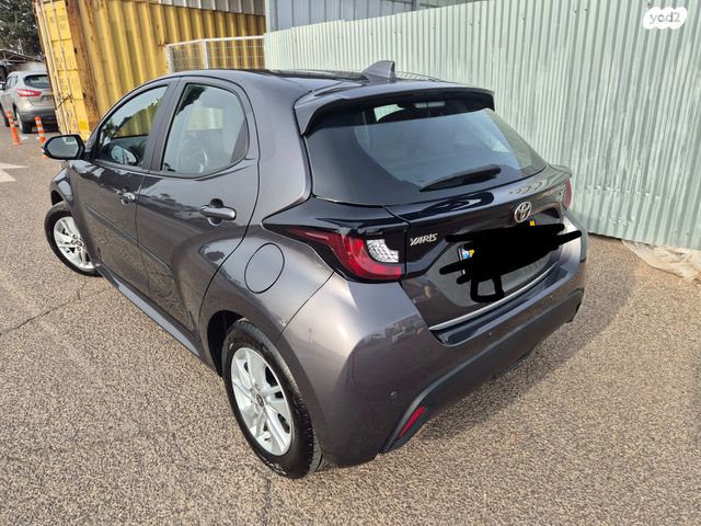 טויוטה יאריס