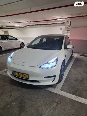 מודעת רכב טסלה מודל 3