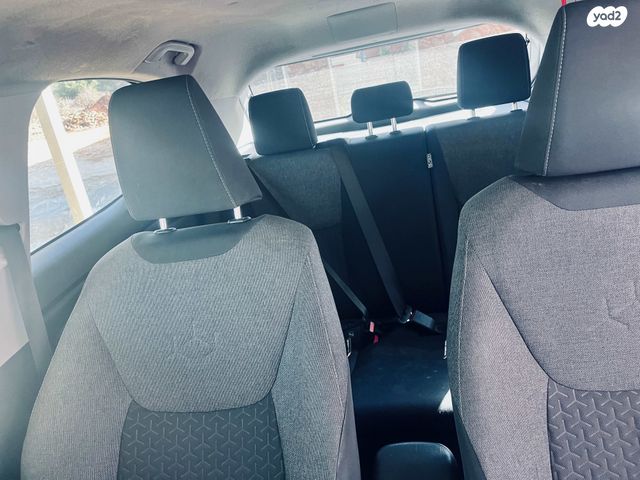 טויוטה יאריס קרוס