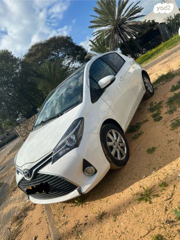 טויוטה יאריס