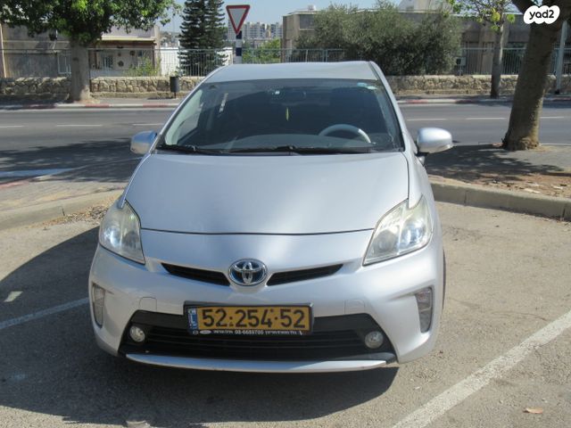 טויוטה פריוס
