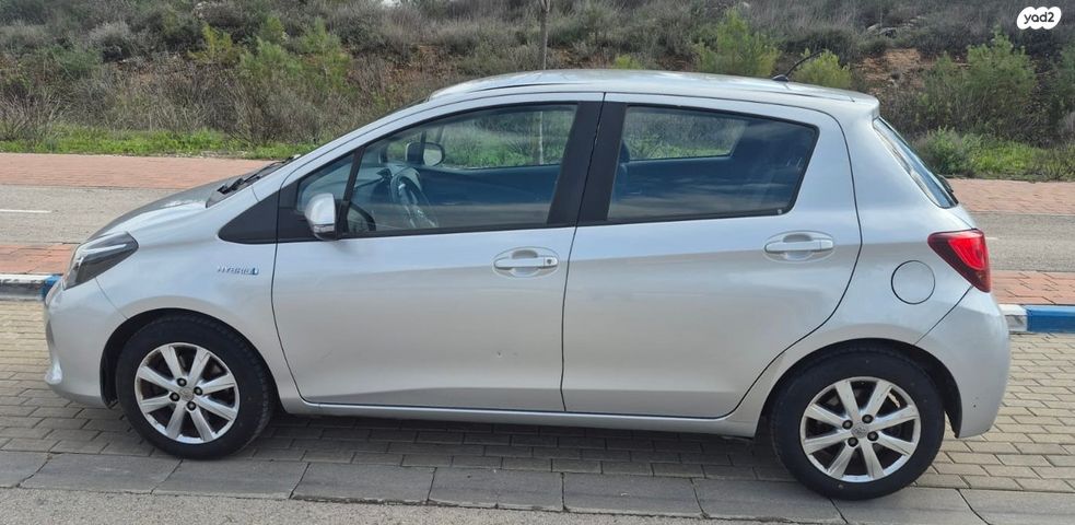 טויוטה יאריס