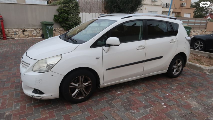 מודעת רכב טויוטה ורסו