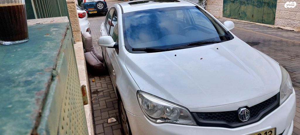 מודעת רכב אם ג'י 350