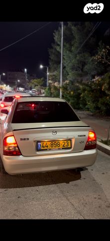 מודעת רכב מאזדה 323