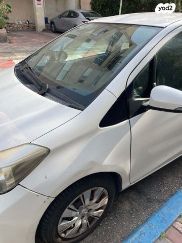 טויוטה יאריס