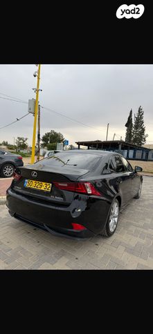 מודעת רכב לקסוס IS