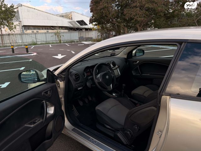 אלפא רומיאו מיטו