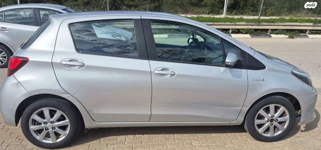 טויוטה יאריס