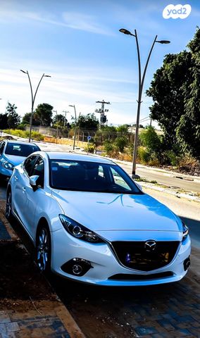 מודעת רכב מאזדה 3