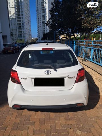 טויוטה יאריס