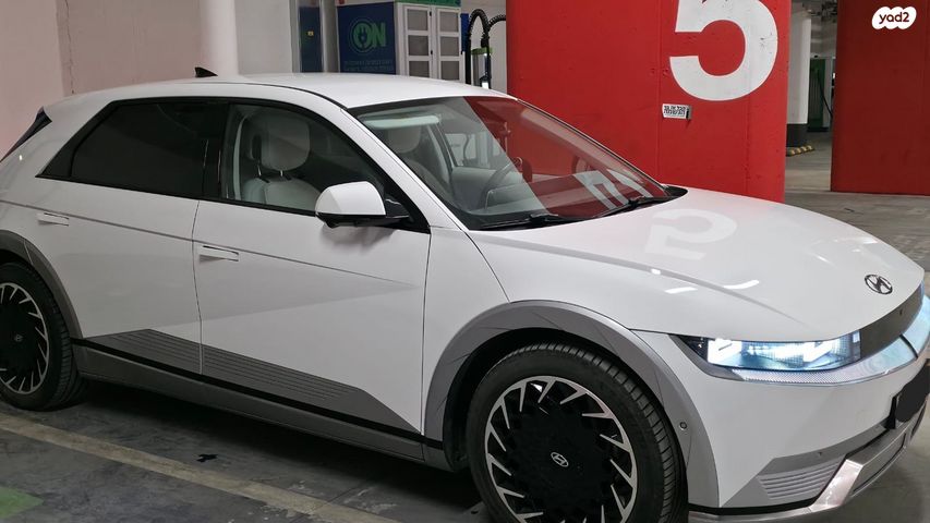 יונדאי איוניק 5