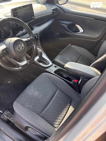 טויוטה יאריס