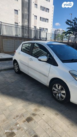 טויוטה יאריס