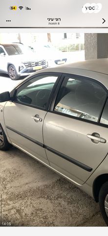 טויוטה קורולה