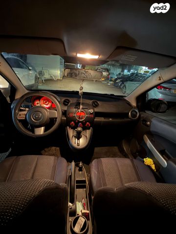 מודעת רכב מאזדה 2