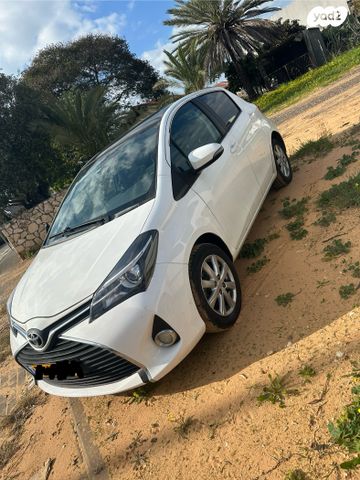 טויוטה יאריס