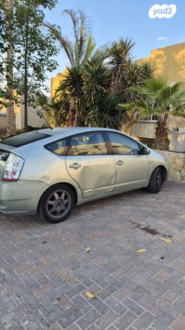 טויוטה פריוס