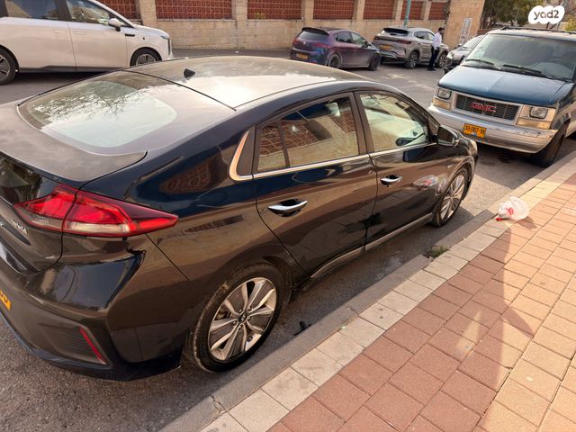 יונדאי איוניק