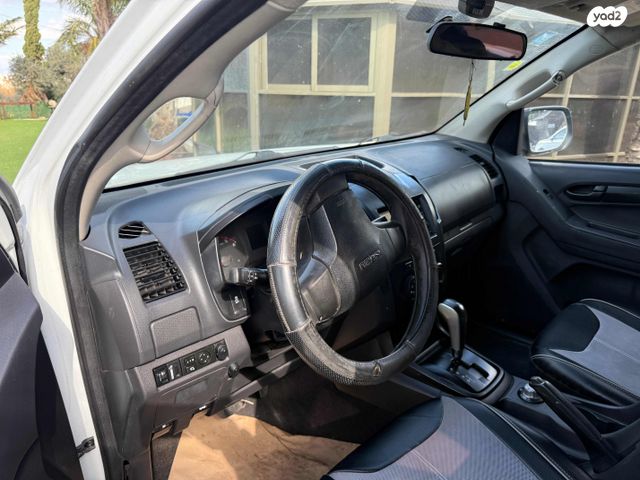 איסוזו די-מקס