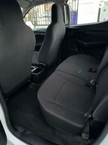 איסוזו די-מקס