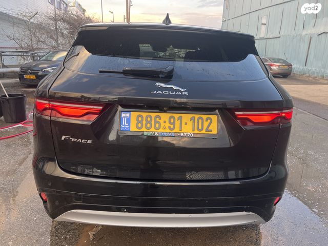 מודעת רכב יגואר F-Pace 2