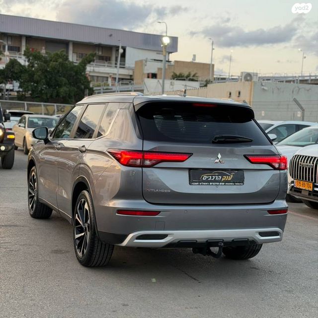 מיצובישי אאוטלנדר