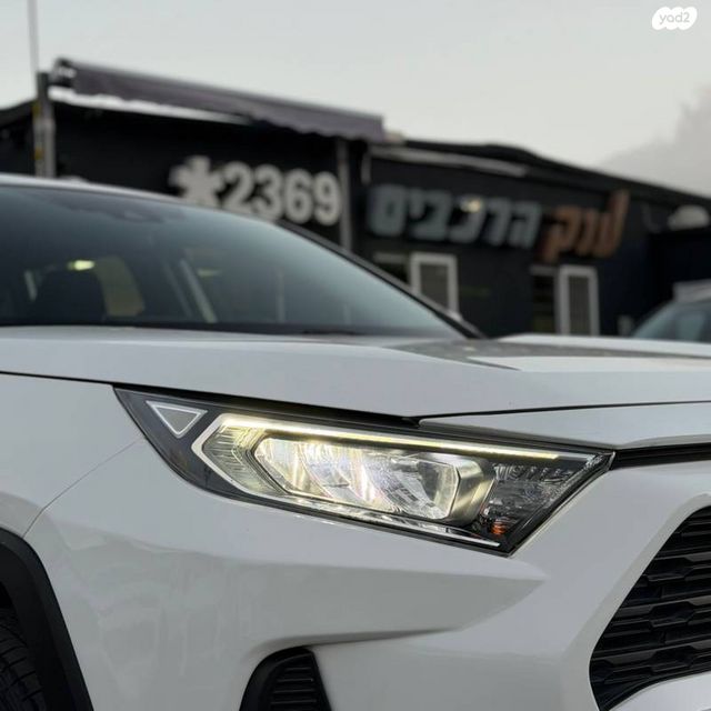 טויוטה RAV4