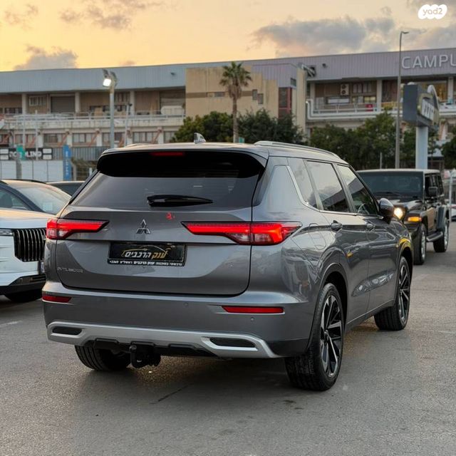 מיצובישי אאוטלנדר