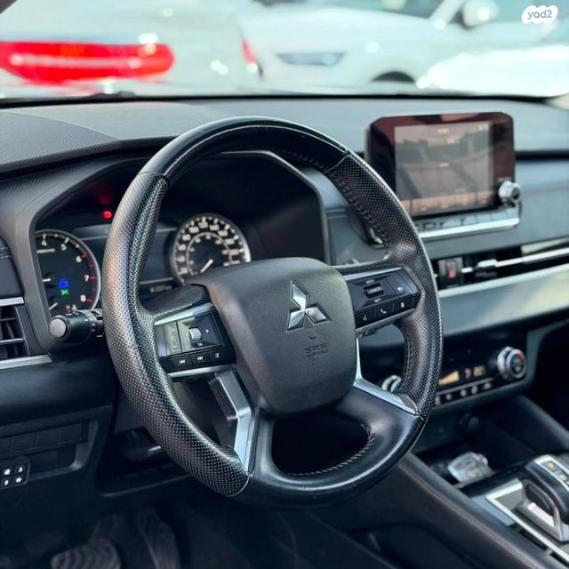 מיצובישי אאוטלנדר