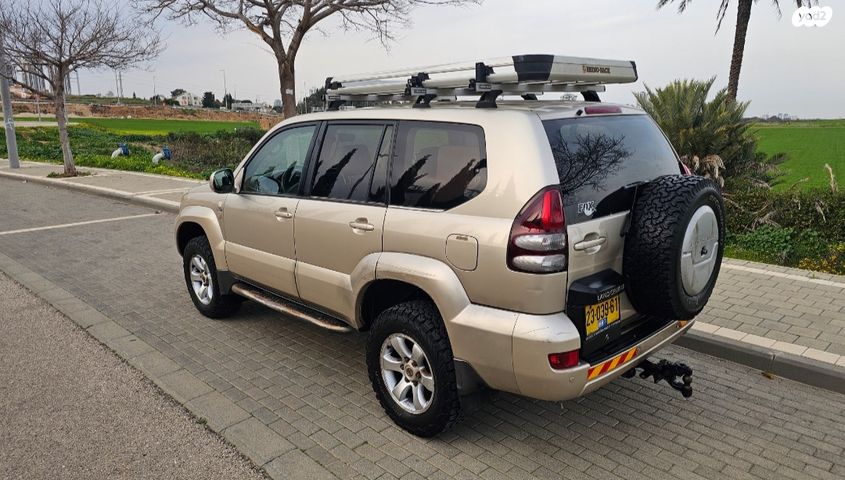 טויוטה לנד קרוזר