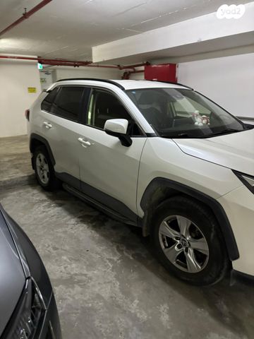 מודעת רכב טויוטה RAV4