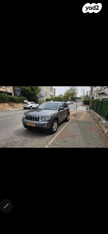 מודעת רכב ג'יפ גרנד צ'ירוקי