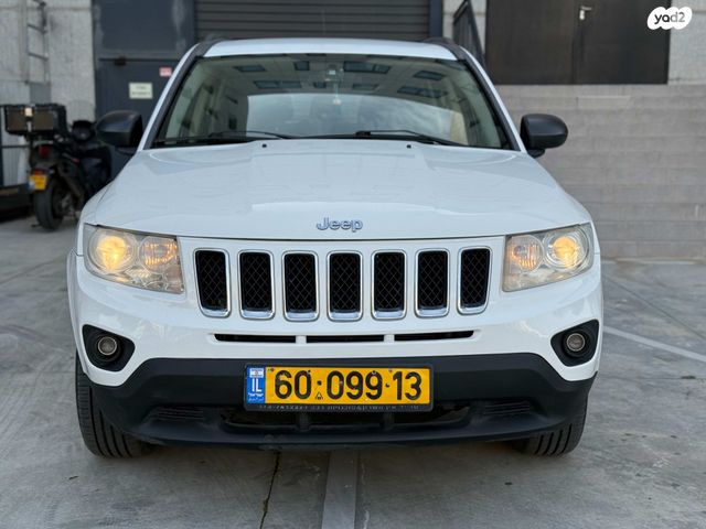 מודעת רכב ג'יפ קומפאס