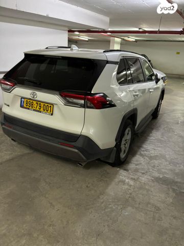 טויוטה RAV4
