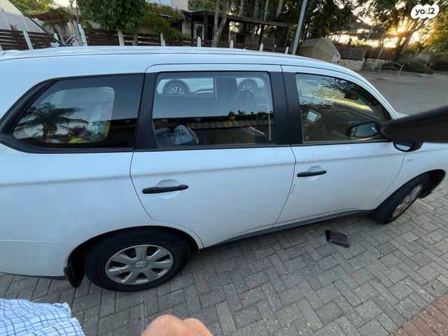 מיצובישי אאוטלנדר