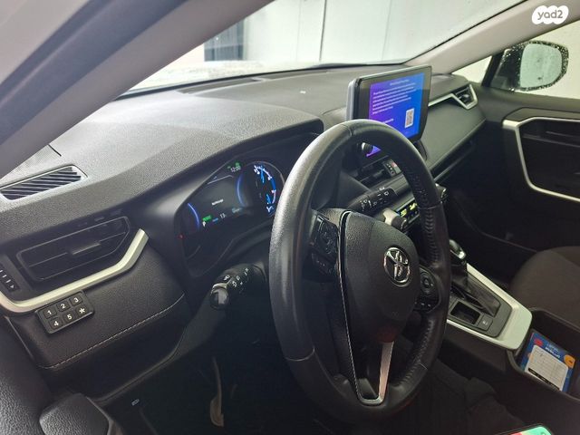 טויוטה RAV4