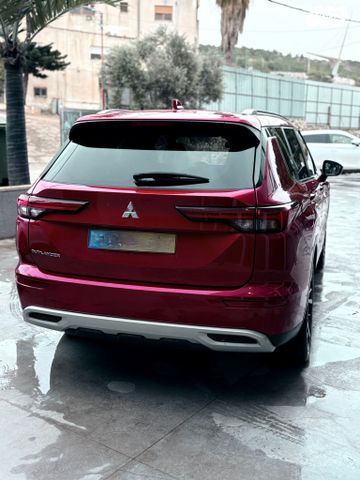 מיצובישי אאוטלנדר