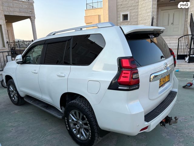 טויוטה לנד קרוזר