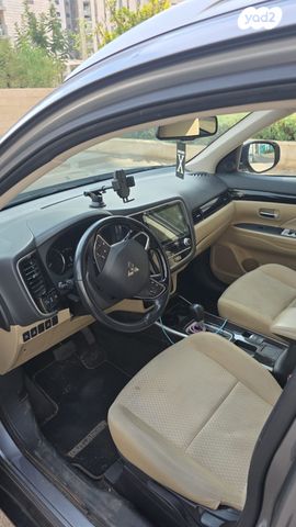 מיצובישי אאוטלנדר