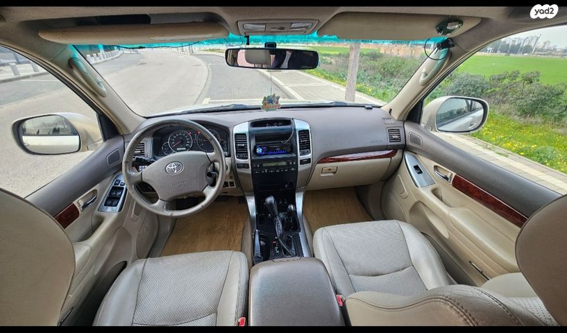 טויוטה לנד קרוזר