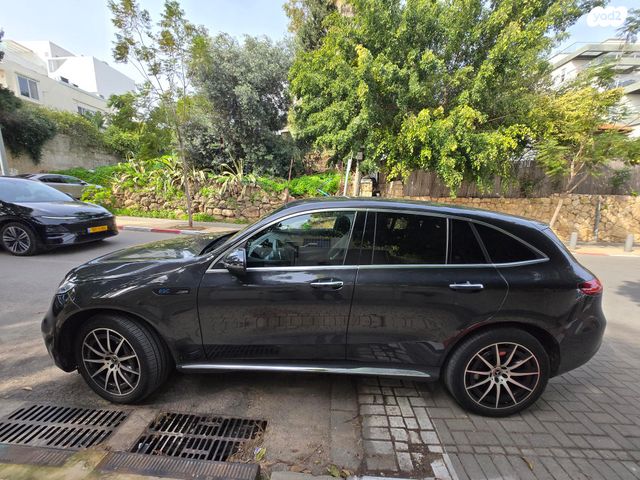 מודעת רכב מרצדס-בנץ EQC