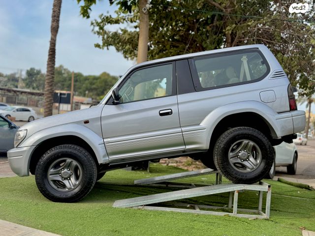 טויוטה לנד קרוזר