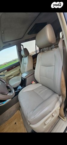 טויוטה לנד קרוזר