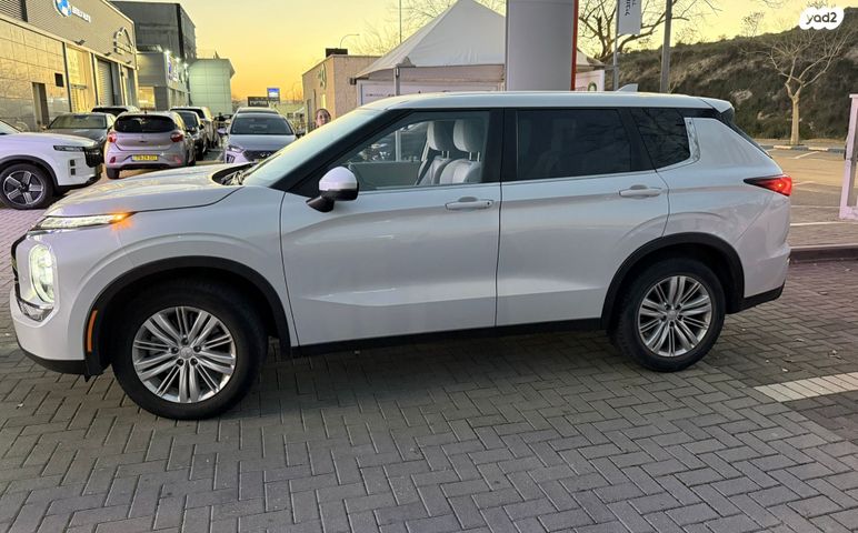 מיצובישי אאוטלנדר